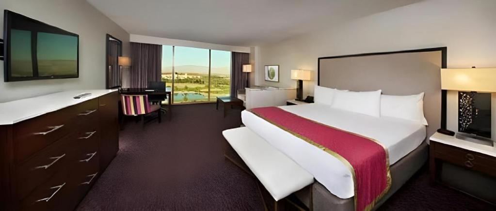 ซันโคสต์ โฮเทล แอนด์ กาสิโน Hotel ลาสเวกัส ภายนอก รูปภาพ