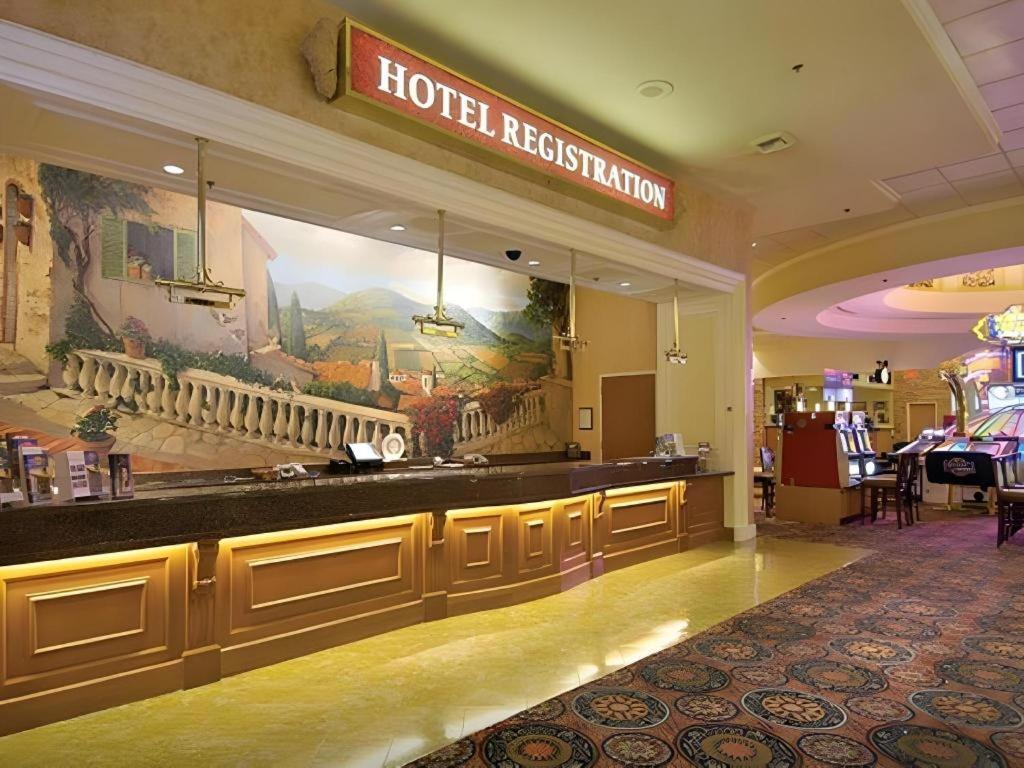 ซันโคสต์ โฮเทล แอนด์ กาสิโน Hotel ลาสเวกัส ภายนอก รูปภาพ